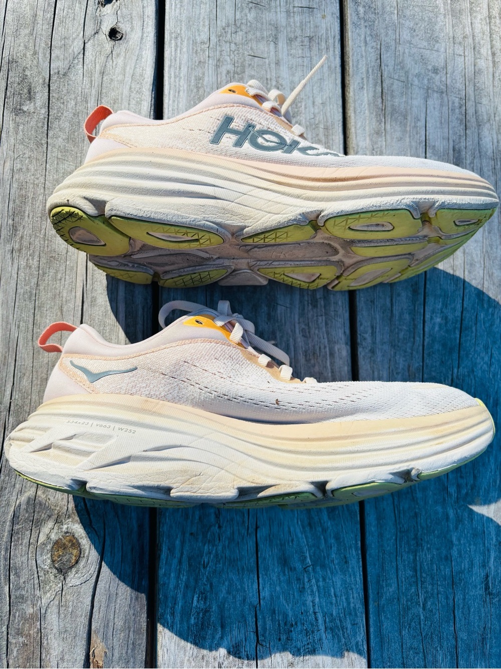 Hoka One One Bondi 8 Women's cream vanilla Running Shoes with Navy Logo size 7B - Picture 5 of 13